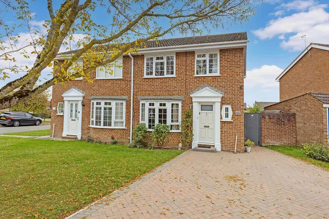 Brompton Drive, Cranbrook Drive, Maidenhead, Berkshire, photo 1