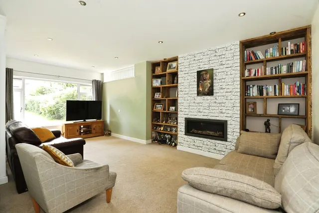 Hassall Road, Alsager, ST7, photo 3