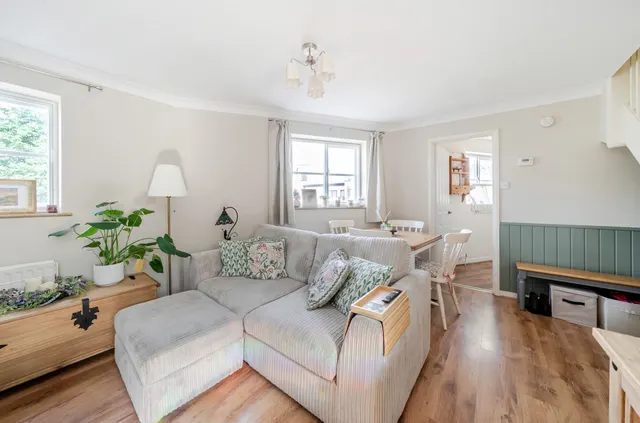 Raven Square, Alton, GU34, photo 2