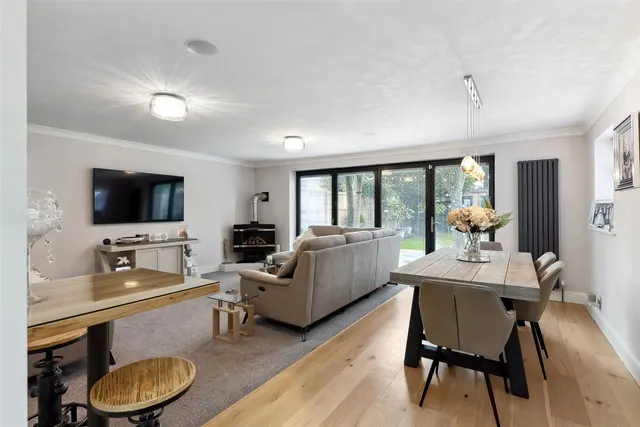 Photo 3 — Kings Avenue, Sunbury-On-Thames, TW16 7QE