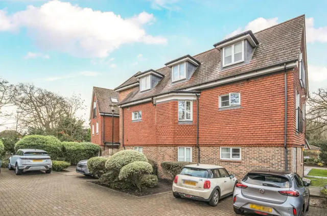 Stretton Court, Wey Road, Weybridge, Surrey, KT13, photo 1
