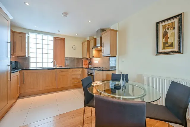 Steele Road, London, W4, photo 3