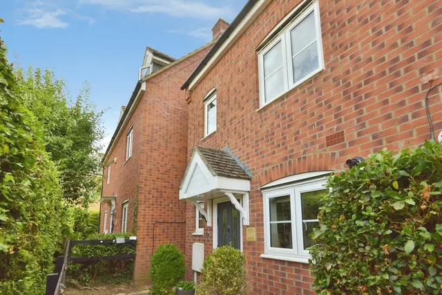 Canal Lane, Deanshanger, MK19, photo 2