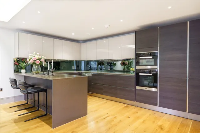 Photo 2 — Benjamin House, Cecil Grove, St John's Wood, London, NW8 7EF