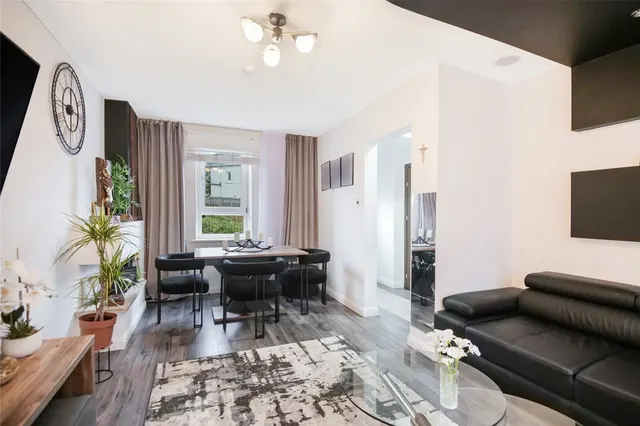 Photo 3 — Gardenside Crescent, Carmyle, Glasgow, G32