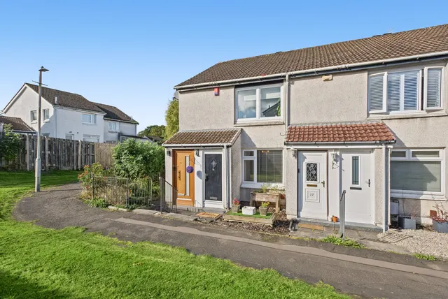 Loganswell Gardens, Thornliebank, G46, photo 1