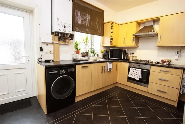 Derwent Street, Darwen, BB3 1EF, photo 1
