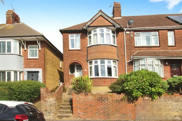 Gaze Hill Avenue, Sittingbourne, Kent, ME10, photo 1
