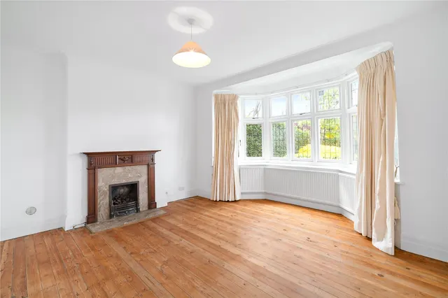 Upper Richmond Road West, Richmond, TW10, photo 2