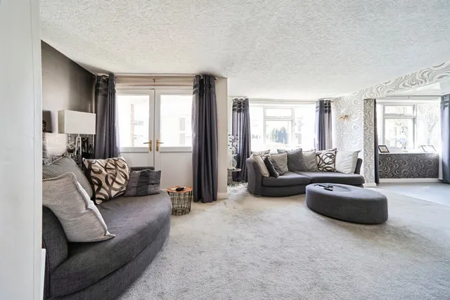 Newton Court, Leeds, photo 1