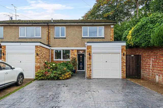 Hanover Close, Frimley, Camberley, Surrey, GU16 8LE, photo 1