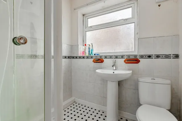 Boulsworth Crescent, Nelson, BB9, photo 3