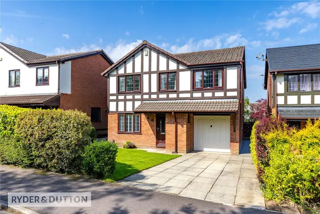 Underwood Way, Shaw, OL2, photo 1