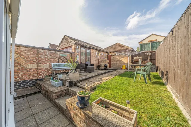 Magister Road, Bowerhill, photo 1