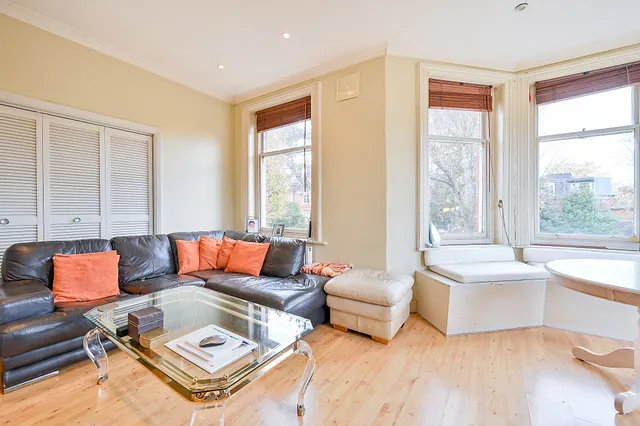 Photo 3 — Flat 5, 27 Montpelier Road, London