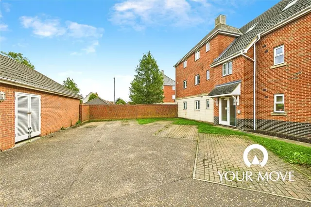 Photo 2 — Bullfinch Drive, Harleston, Norfolk, IP20