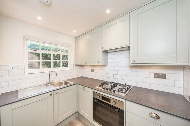 White Heron Mews, TW11, photo 2