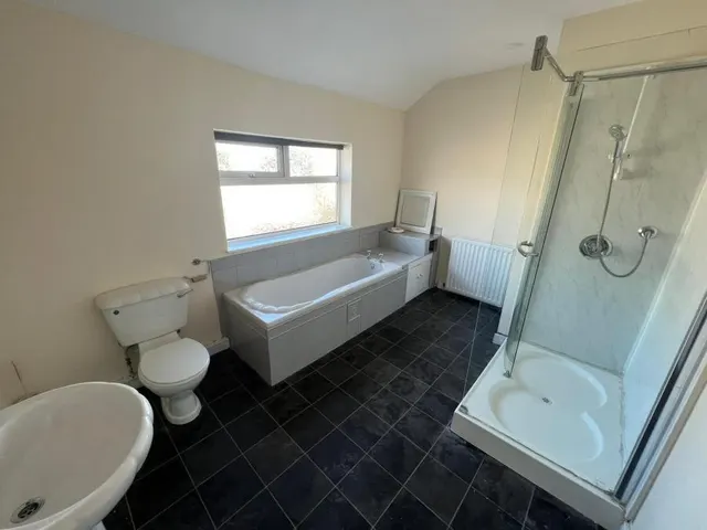Ladysmith Road, Grimsby, DN32, photo 2