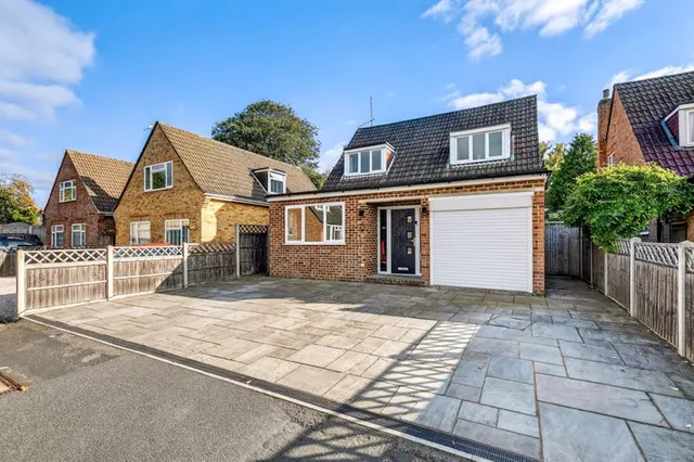 Photo 2 — Woodlands Park, Addlestone KT15 1AG
