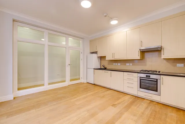 Castletown Road, West Kensington, W14, photo 3