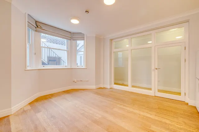 Castletown Road, West Kensington, W14, photo 2