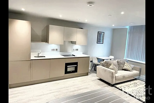 Wokingham Road, Bracknell, RG42, photo 3