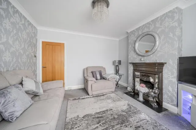 The Drive, Ashford, TW15, photo 2