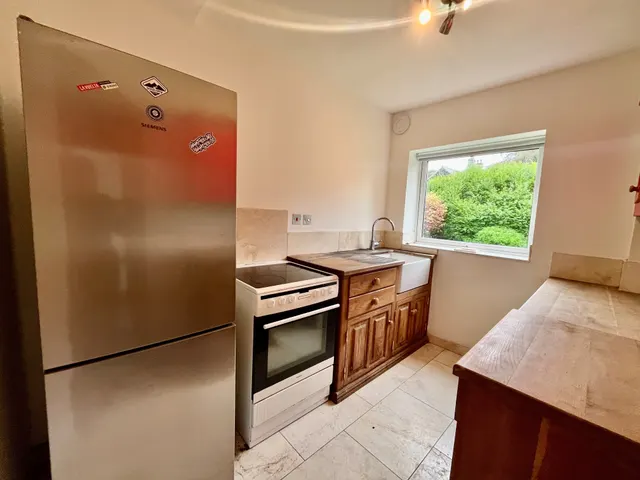 Green View Court, LS8, photo 3
