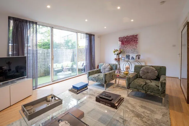 Photo 2 — Meadowbank, Primrose Hill, London, NW3 3AY