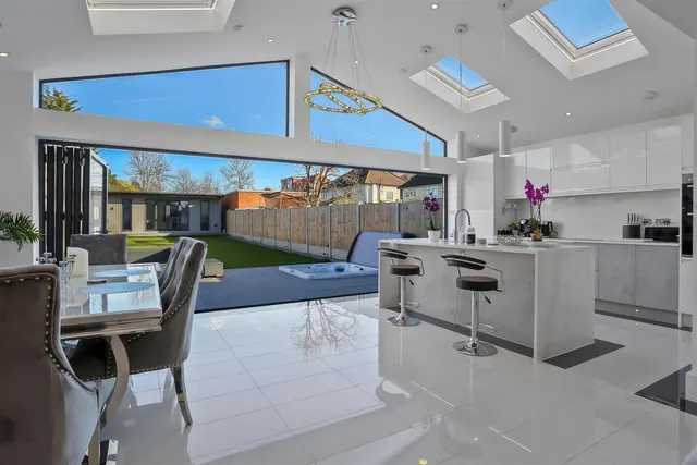 Photo 2 — Farm Way, Worcester Park, Surrey, KT4 8RX