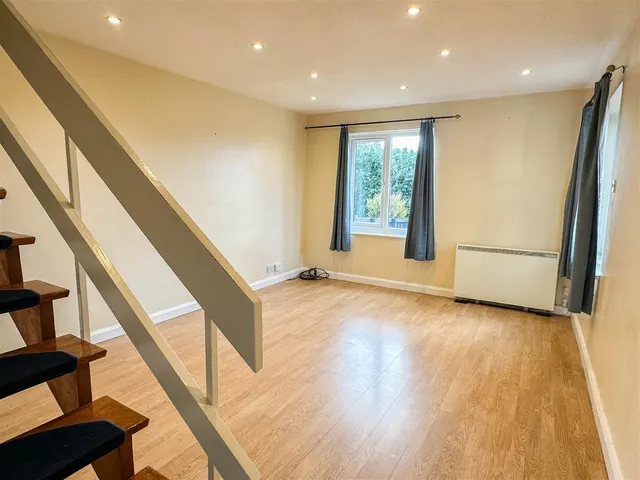 Bremilham Rise, Malmesbury, SN16, photo 3
