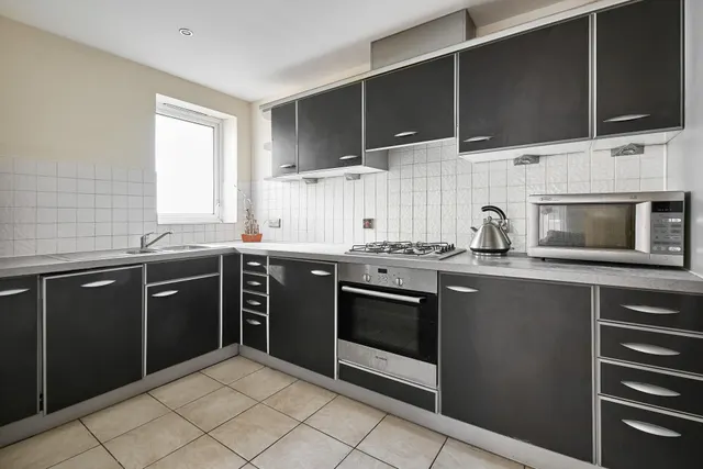Newport Avenue, E14, photo 1