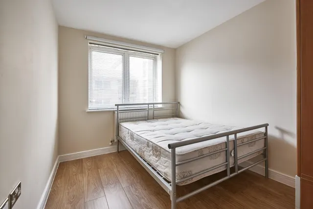 Newport Avenue, E14, photo 2