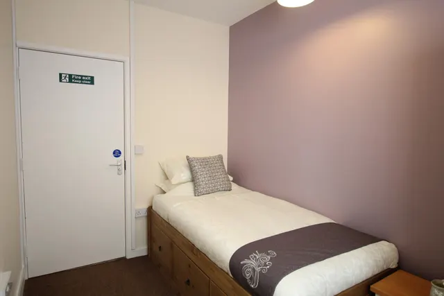 Borough Road, Burton upon Trent, DE14, photo 1