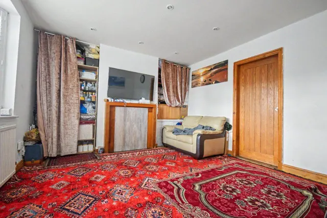 Watson Crescent, Wakefield, WF1, photo 3