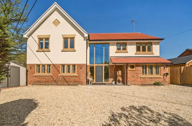 Chequers Lane, Eversley, RG27, photo 1