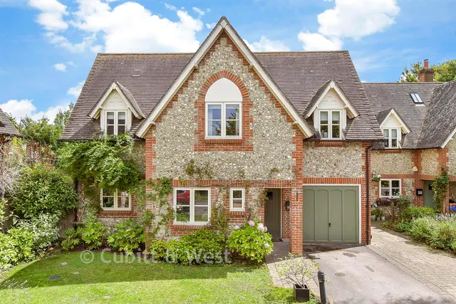 Redhill Road, Rowland's Castle, PO9, photo 1