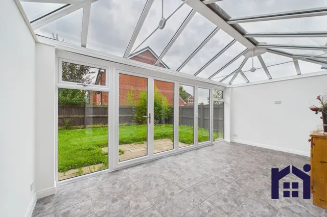 Photo 3 — Willowbank Close, Farington Moss, Leyland, PR26 6QD