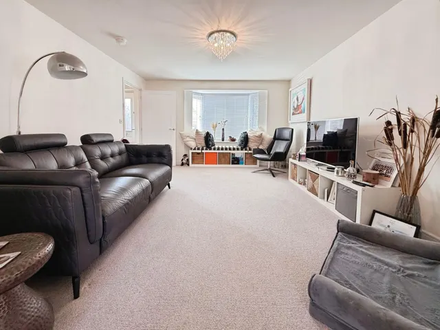 Drabble Close, Shifnal, TF11, photo 3
