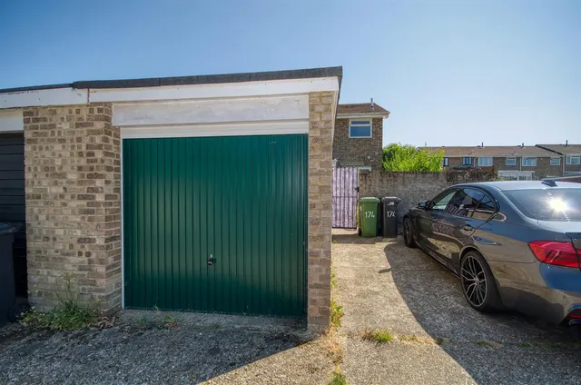Photo 2 — Cranbourne Park, Hedge End, Southampton, SO30 0PA