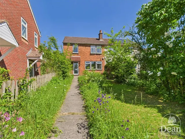 Royal Springs, Longhope, photo 1