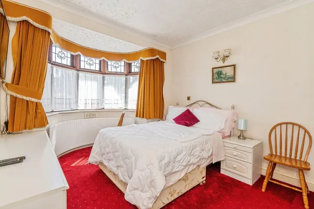 Lake Avenue, Rainham, RM13, photo 3