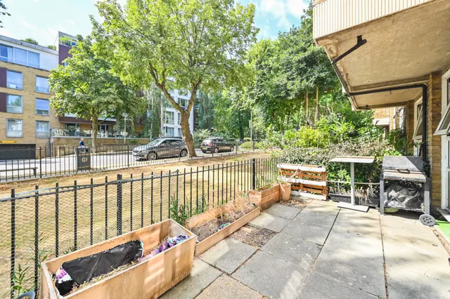 Photo 3 — 3 Fieldview Court, Highbury Grove, London