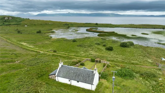 Photo 3 — Milltown, Applecross, Strathcarron, Highland, IV54 8LS