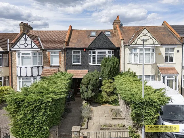 Endelbury Road, Chingford, photo 1