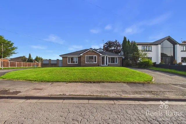 Longmeadow Road, Knowsley, L34, photo 1
