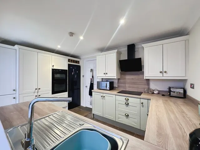 The Cedars, Fleet, GU51, photo 3