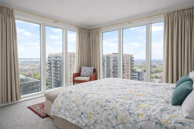 Kidbrooke Park Road, London, SE3, photo 1