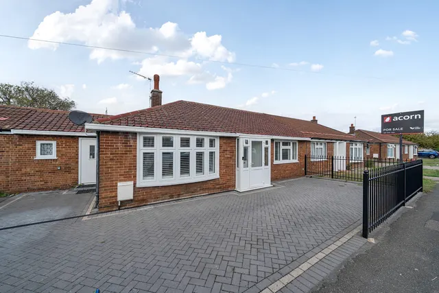 Colyers Lane, DA8, photo 1