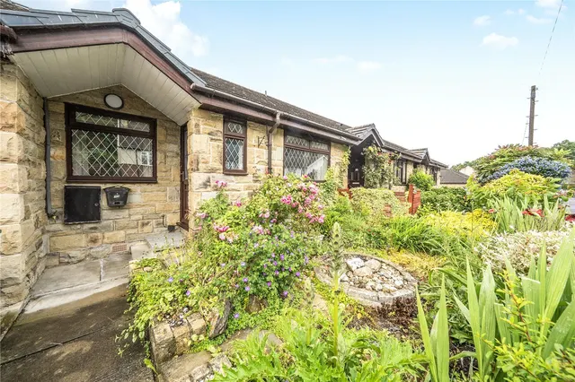 Avison Road, Cowlersley, HD4, photo 1